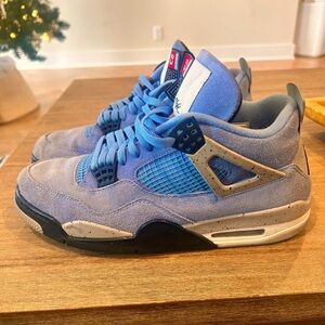 Jordan 4 University blue